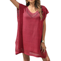 Robe de plage ample, légère et fluide, idéale pour un look chic et confortable lors des journées ensoleillées à la plage.
