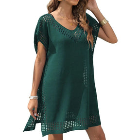 Robe de plage ample, légère et fluide, idéale pour un look chic et confortable lors des journées ensoleillées à la plage.